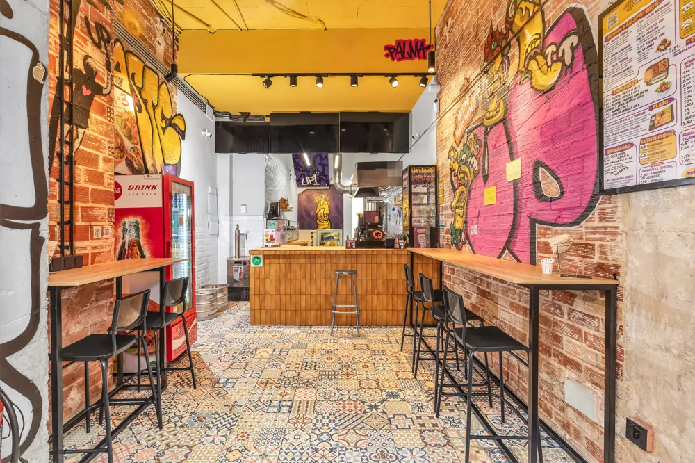 Local Perfecto para Concepto Take Away en Calle Oms-9
