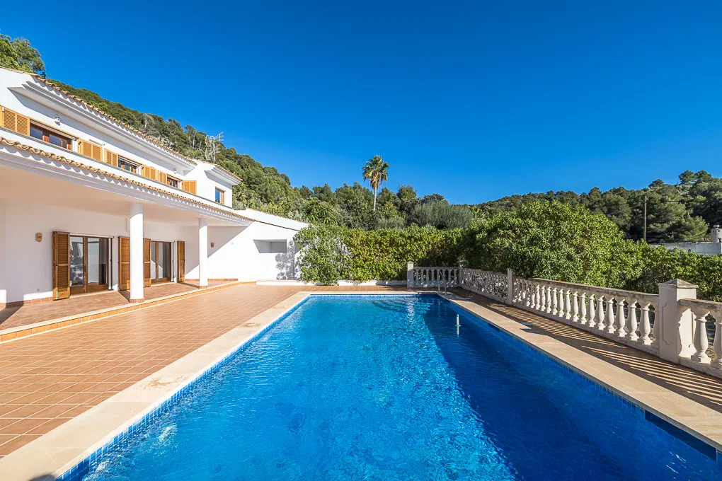 Villa to renovate in a dream location close Bunyola-16