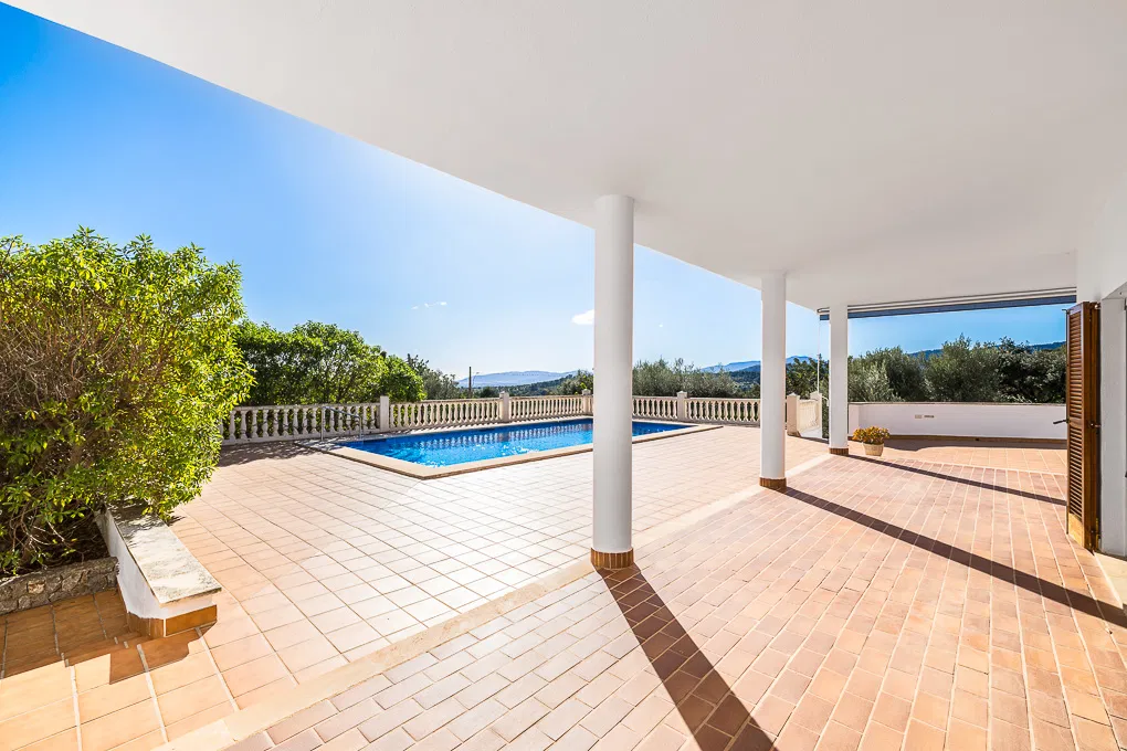 Villa to renovate in a dream location close Bunyola-3