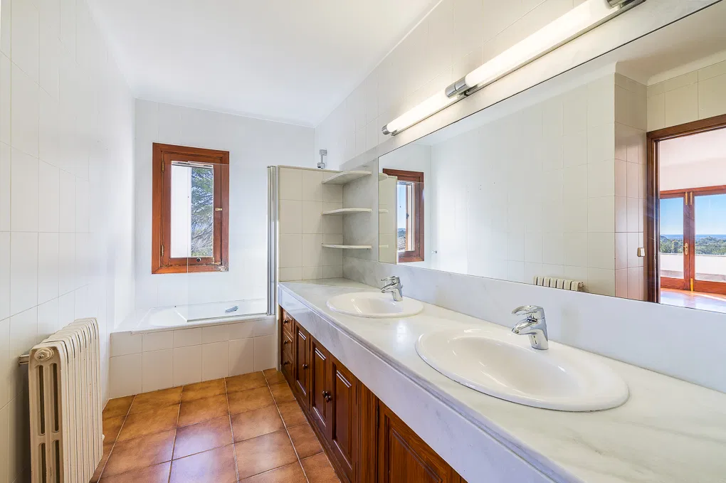 Villa to renovate in a dream location close Bunyola-14