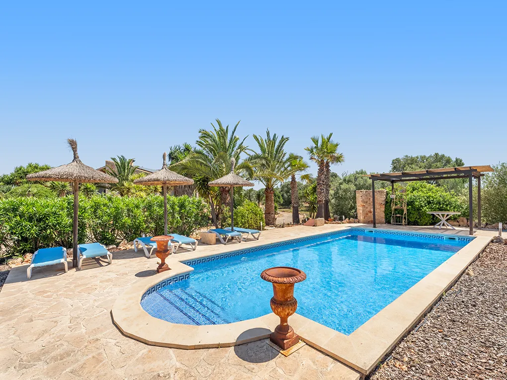 Charmerende finca i natursten med udlejningslicens-14