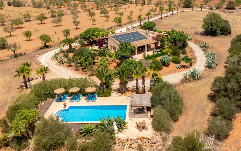 Charmante finca en pierre aux portes de Santanyi avec licence de location