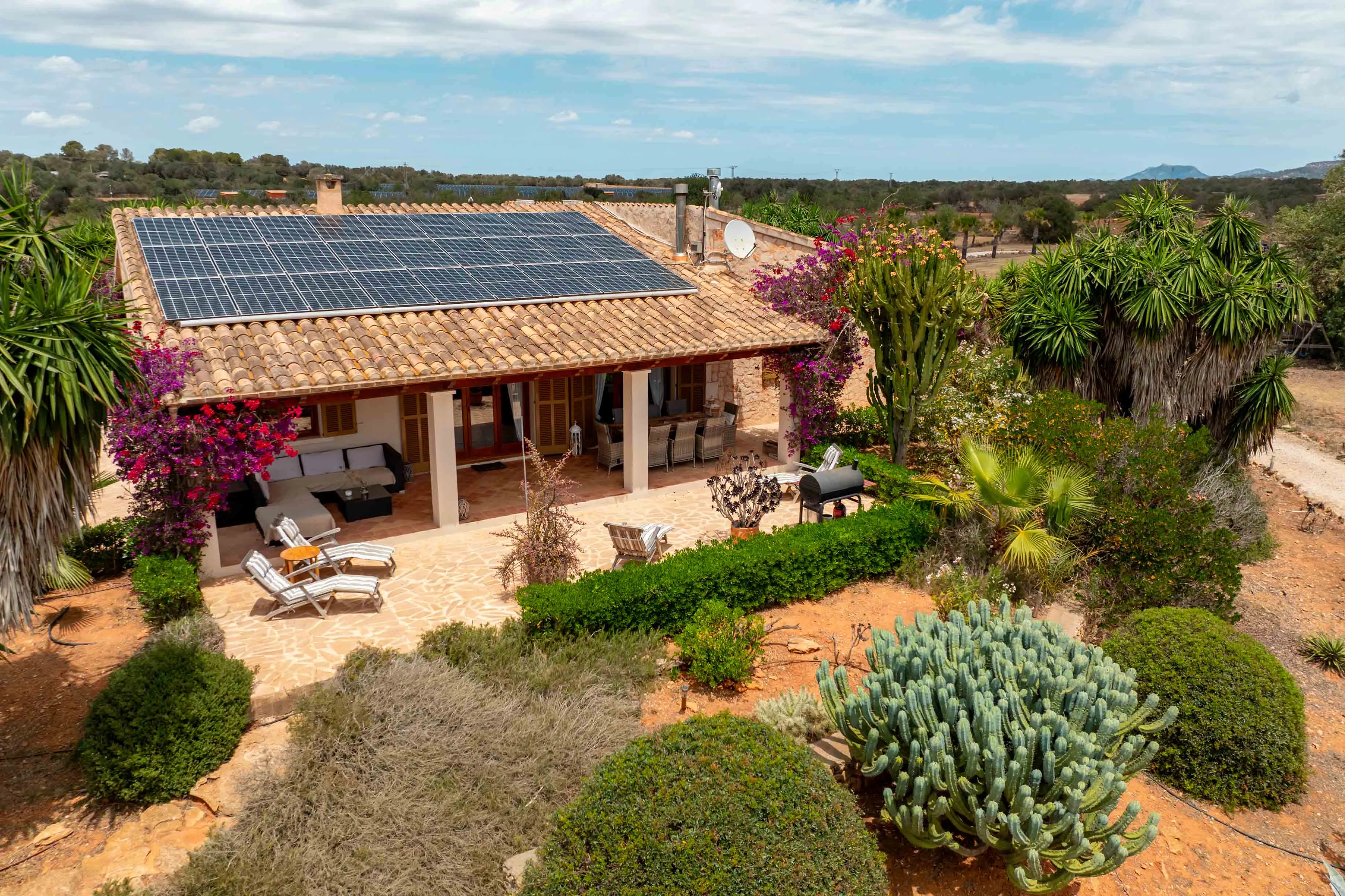 Charmerende finca i natursten med udlejningslicens-3