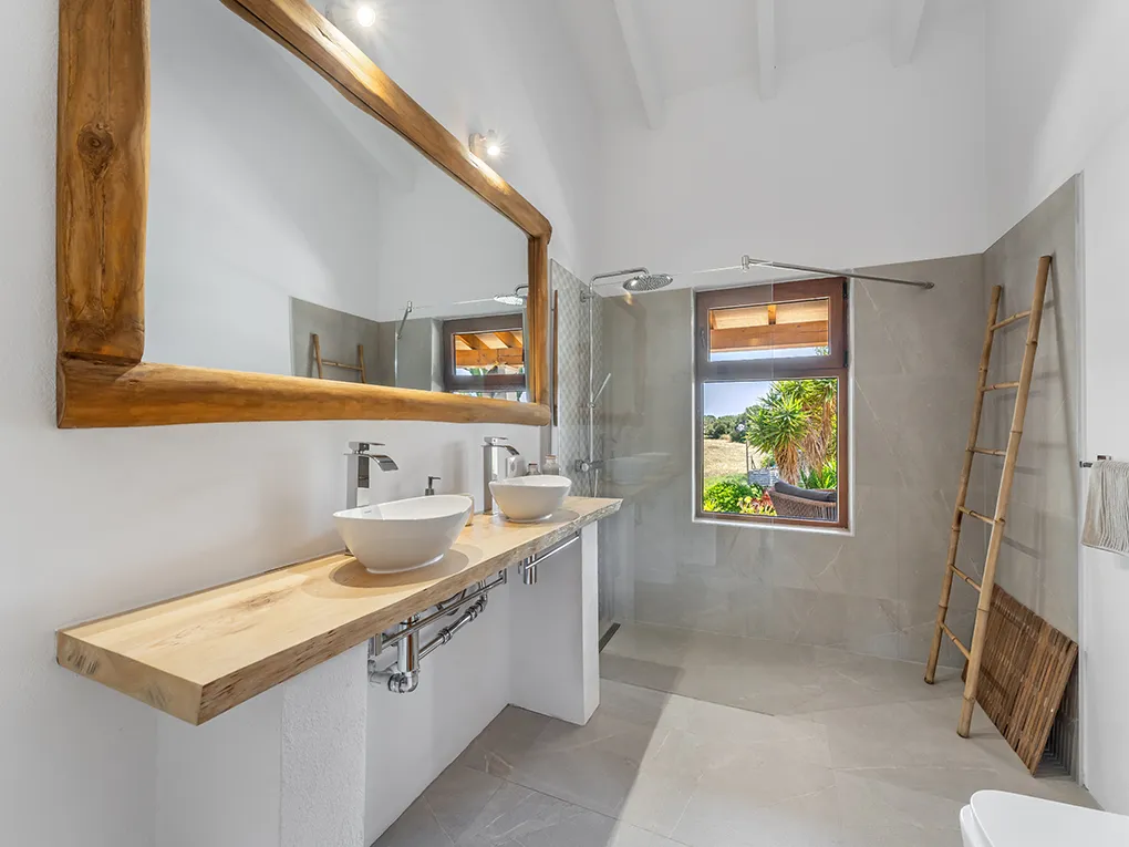 Charmerende finca i natursten med udlejningslicens-10