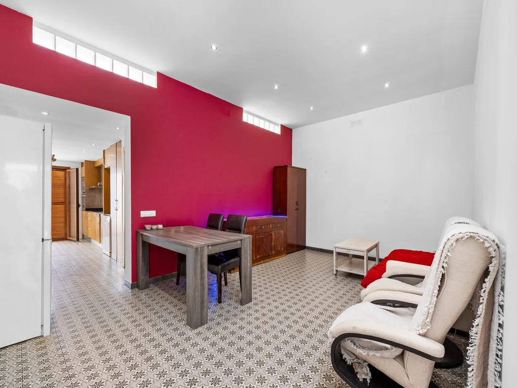 House with terrace close to the beach-4