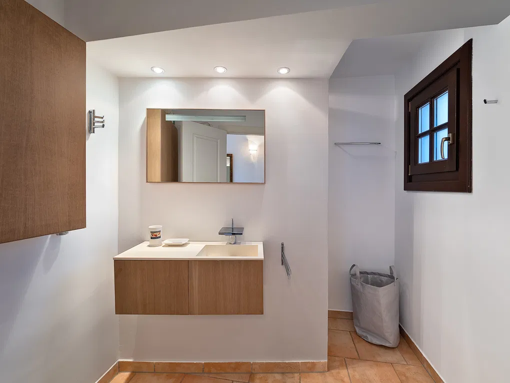 Duplex apartment with beautiful harbour views-14