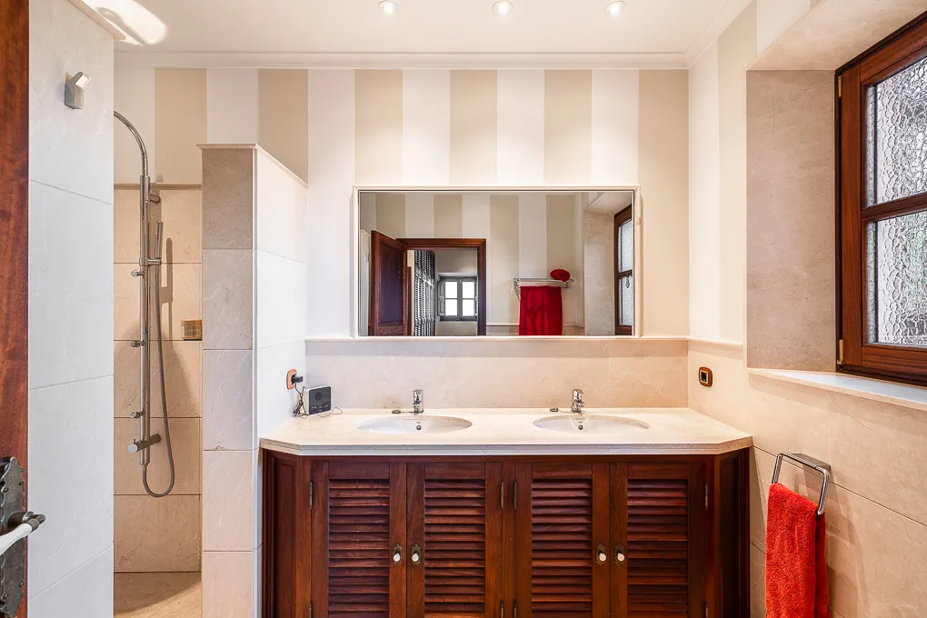 Elegant casa de camp amb vista al mar-8