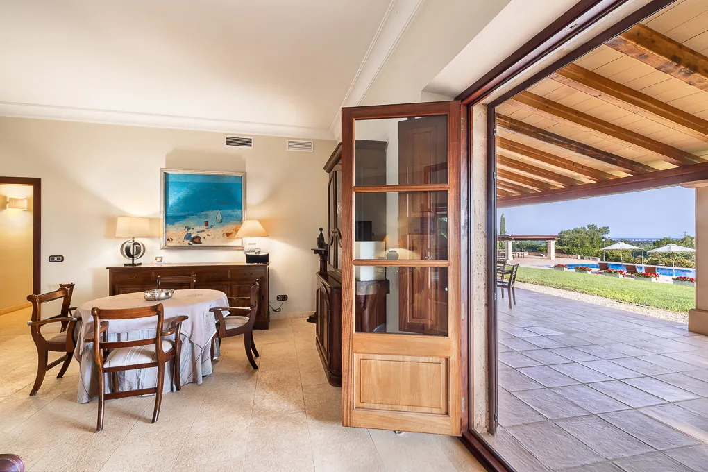 Elegant casa de camp amb vista al mar-10