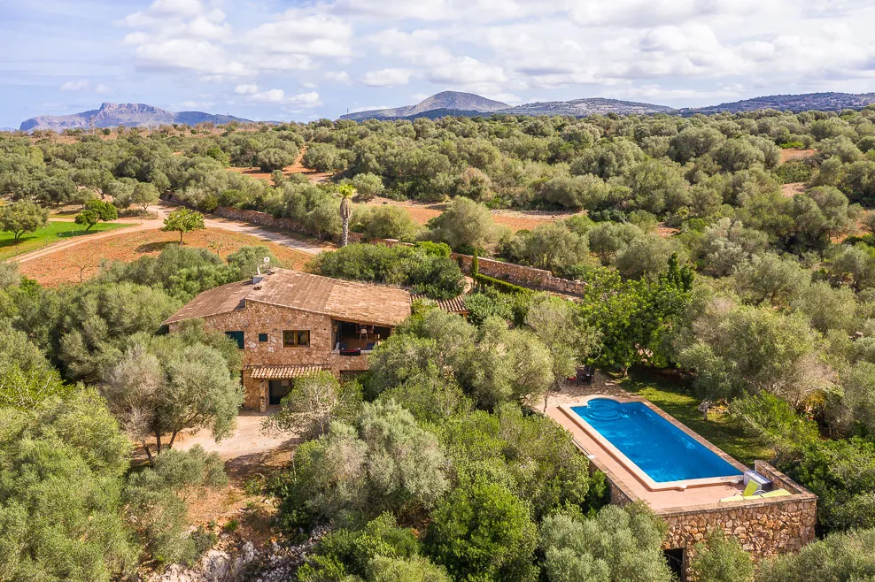 Finca Ensemble med panoramautsikt och uthyrningslicens i Manacor-2