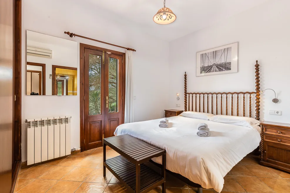 Finca Ensemble med panoramautsikt och uthyrningslicens i Manacor-8