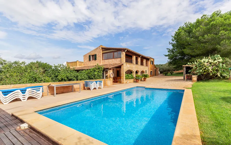 Two fincas w/ panoramic views and ETV license