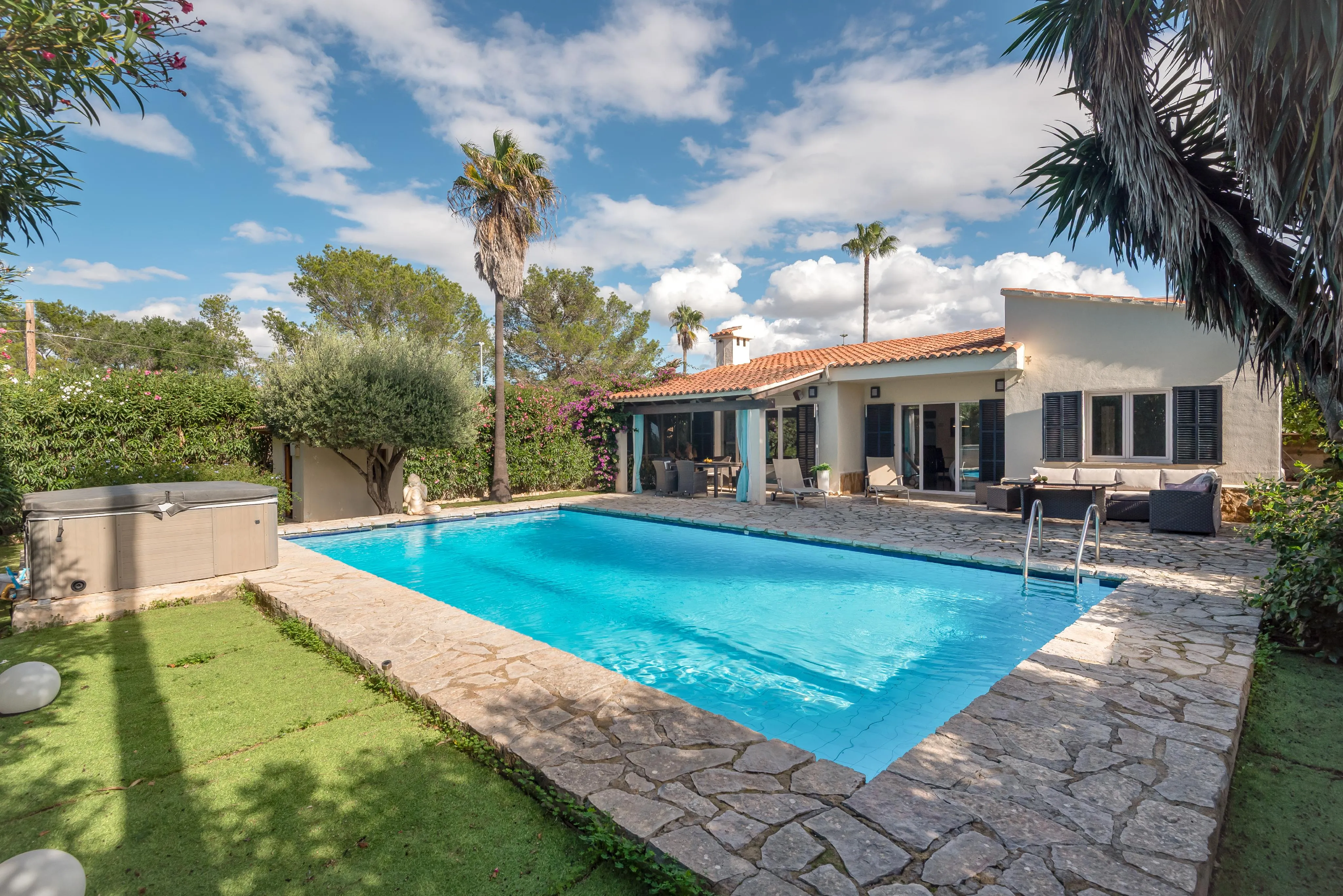 Jouw privéparadijs: Charmante bungalow met wellnessoase-1