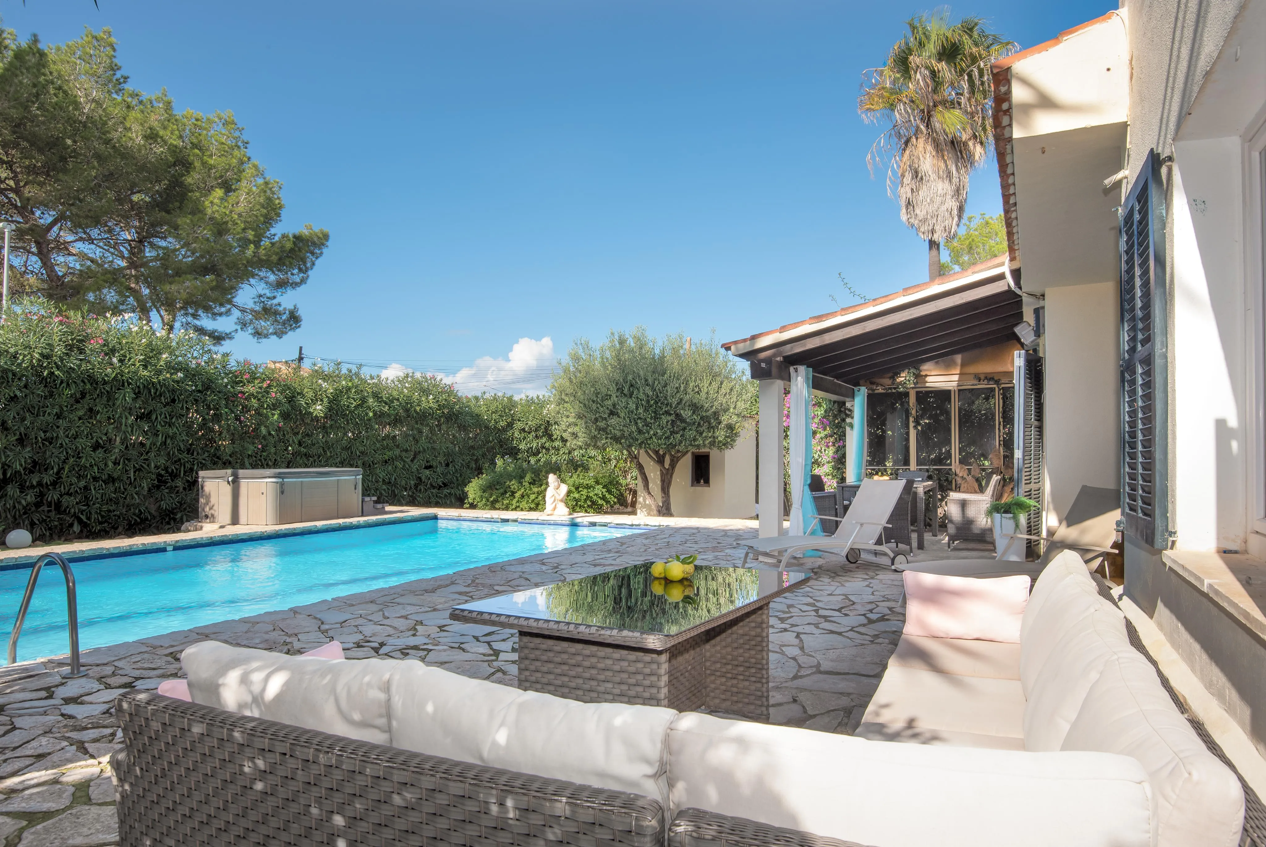 Your private paradise: Charming bungalow with wellness oasis-4