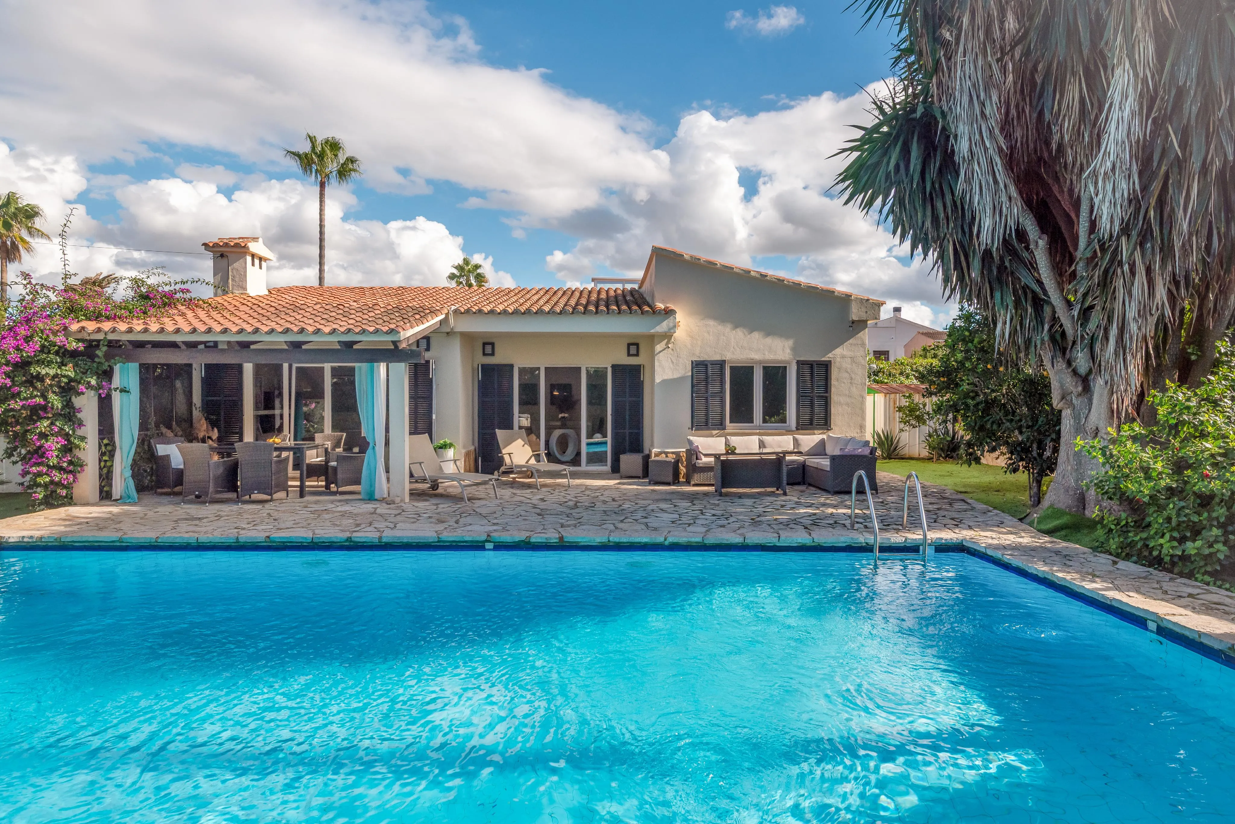 Your private paradise: Charming bungalow with wellness oasis-2