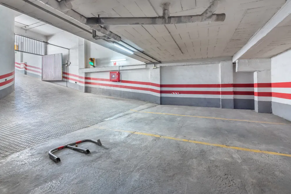 Posto auto in posizione centrale in vendita-2