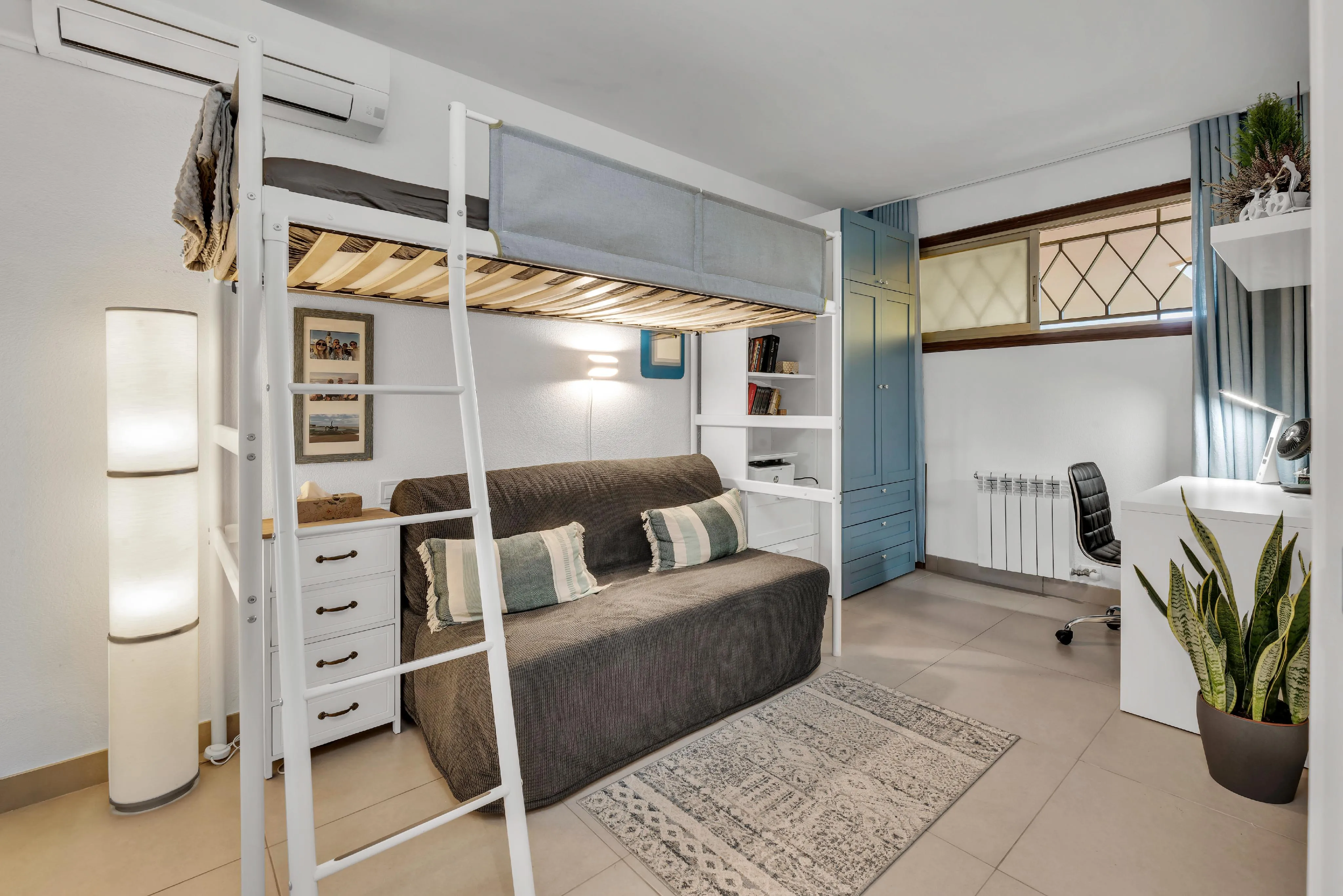 Encantador apartamento en primera línea en Cala Vinyas-10