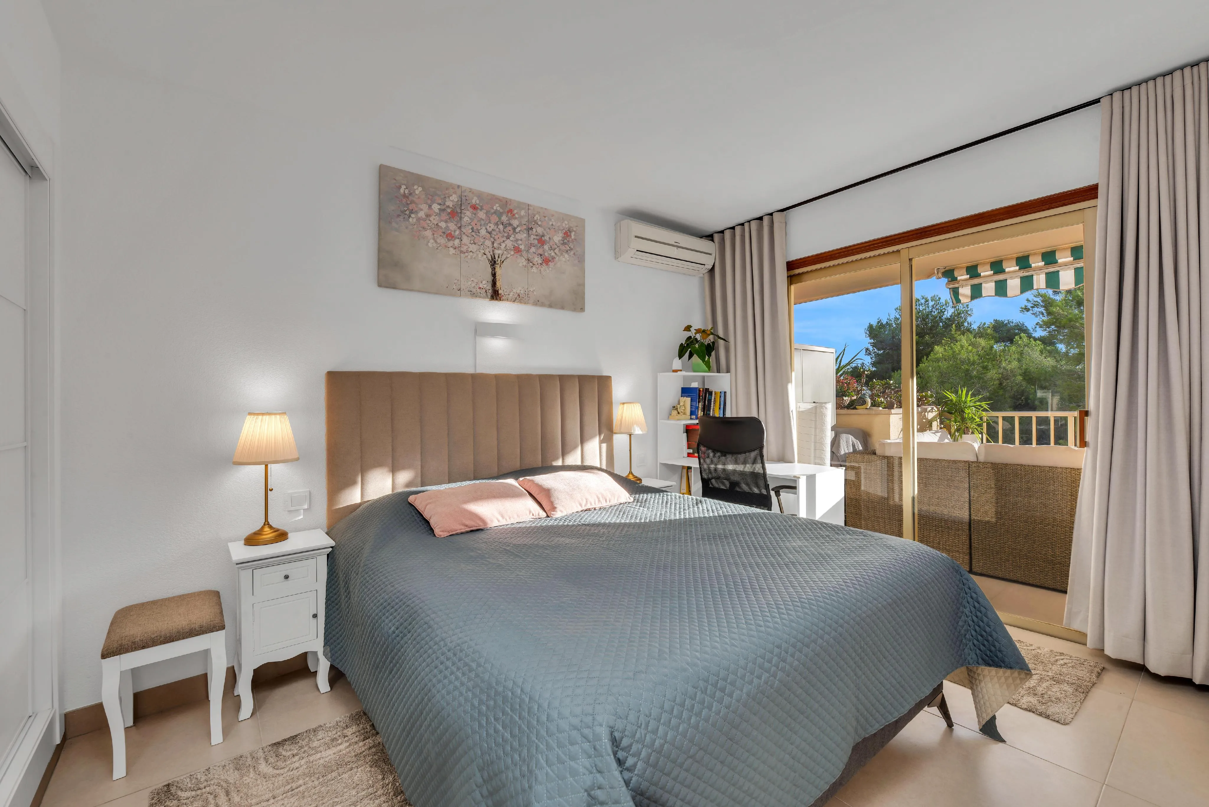 Encantador apartamento en primera línea en Cala Vinyas-8