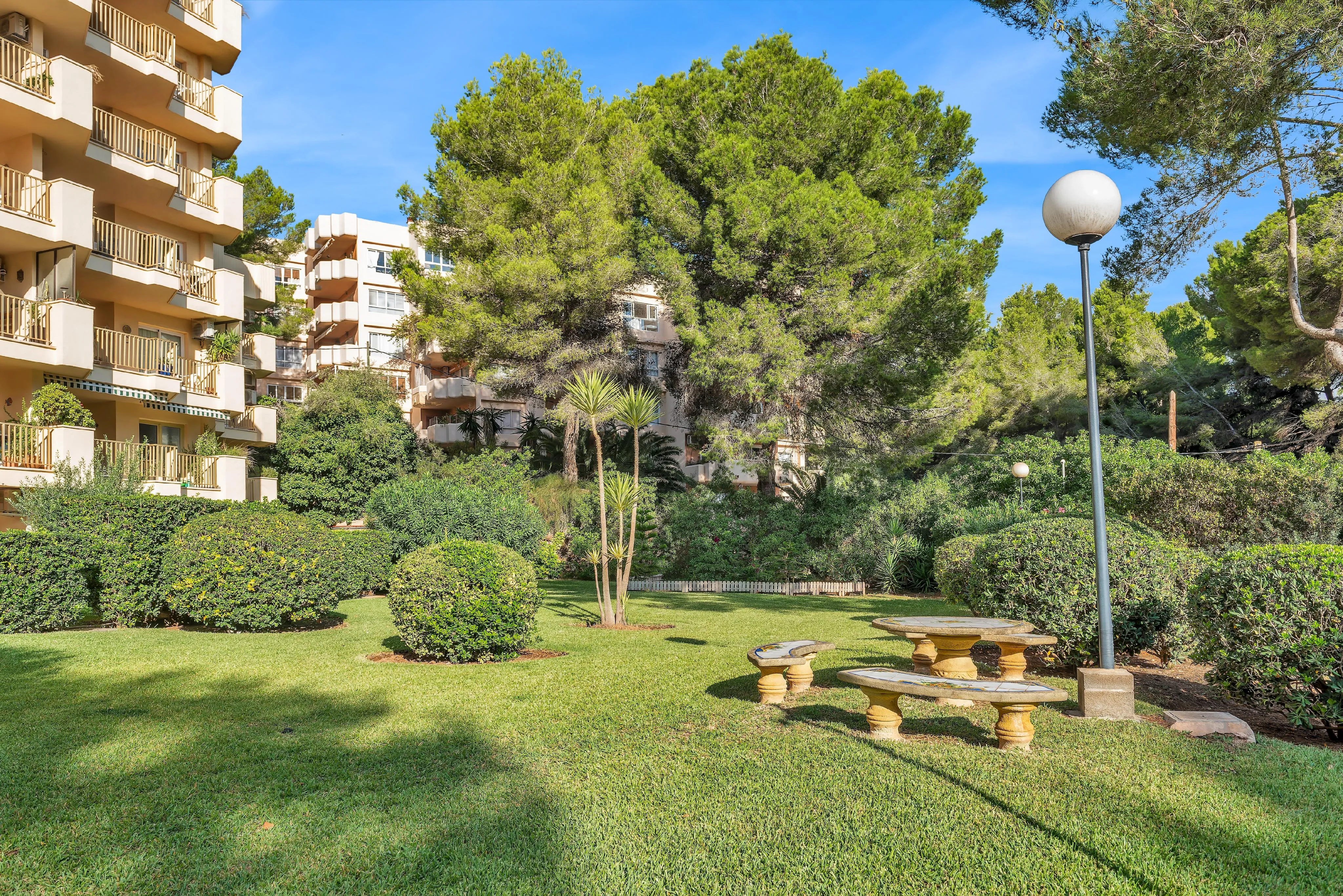 Charming beachfront apartment in Cala Vinyas-14