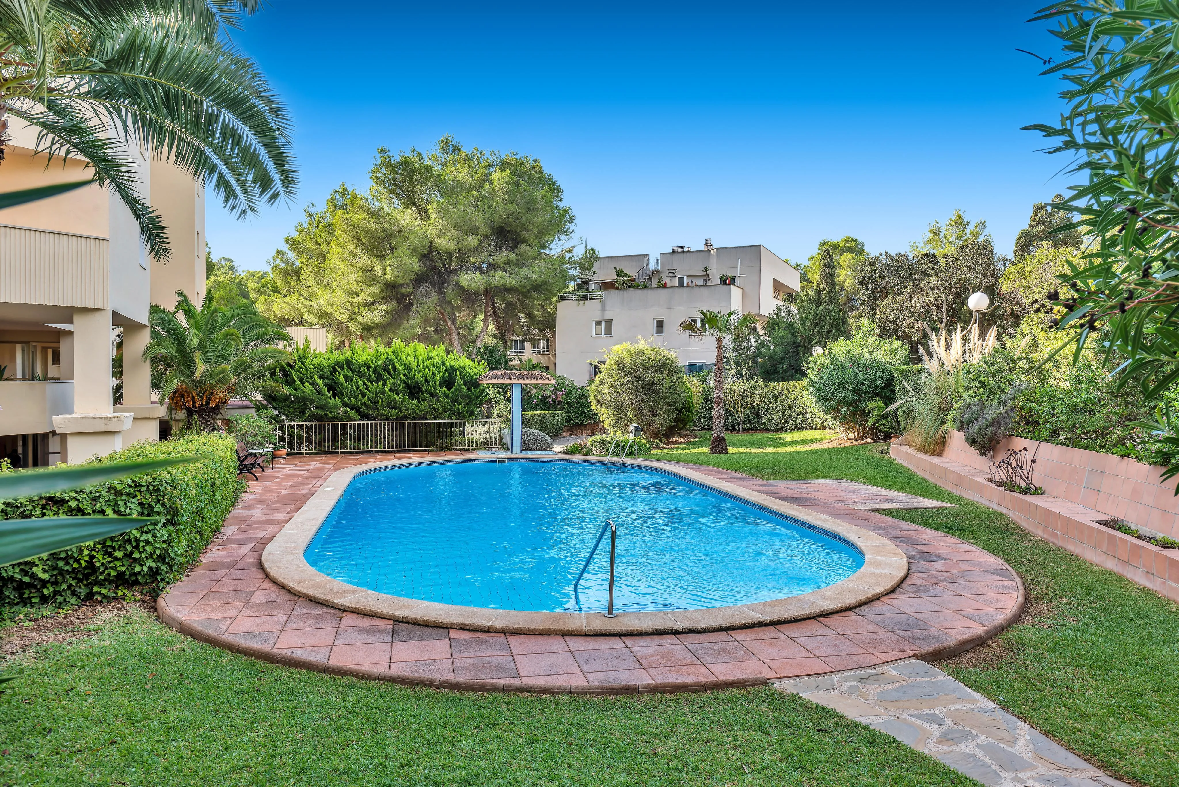 Encantador apartamento en primera línea en Cala Vinyas-12