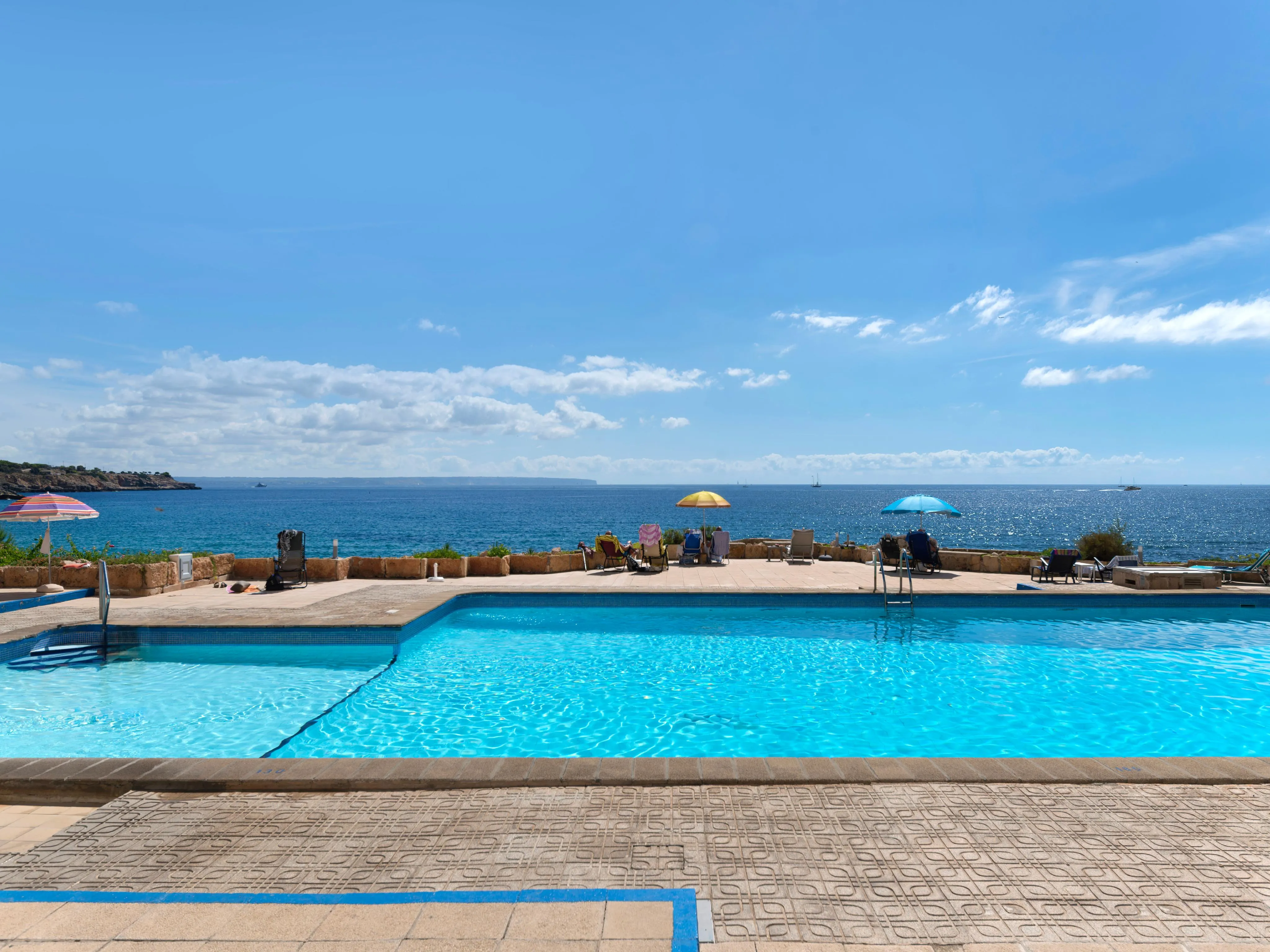 Exclusive apartment in San Agustín with Sea Access-12