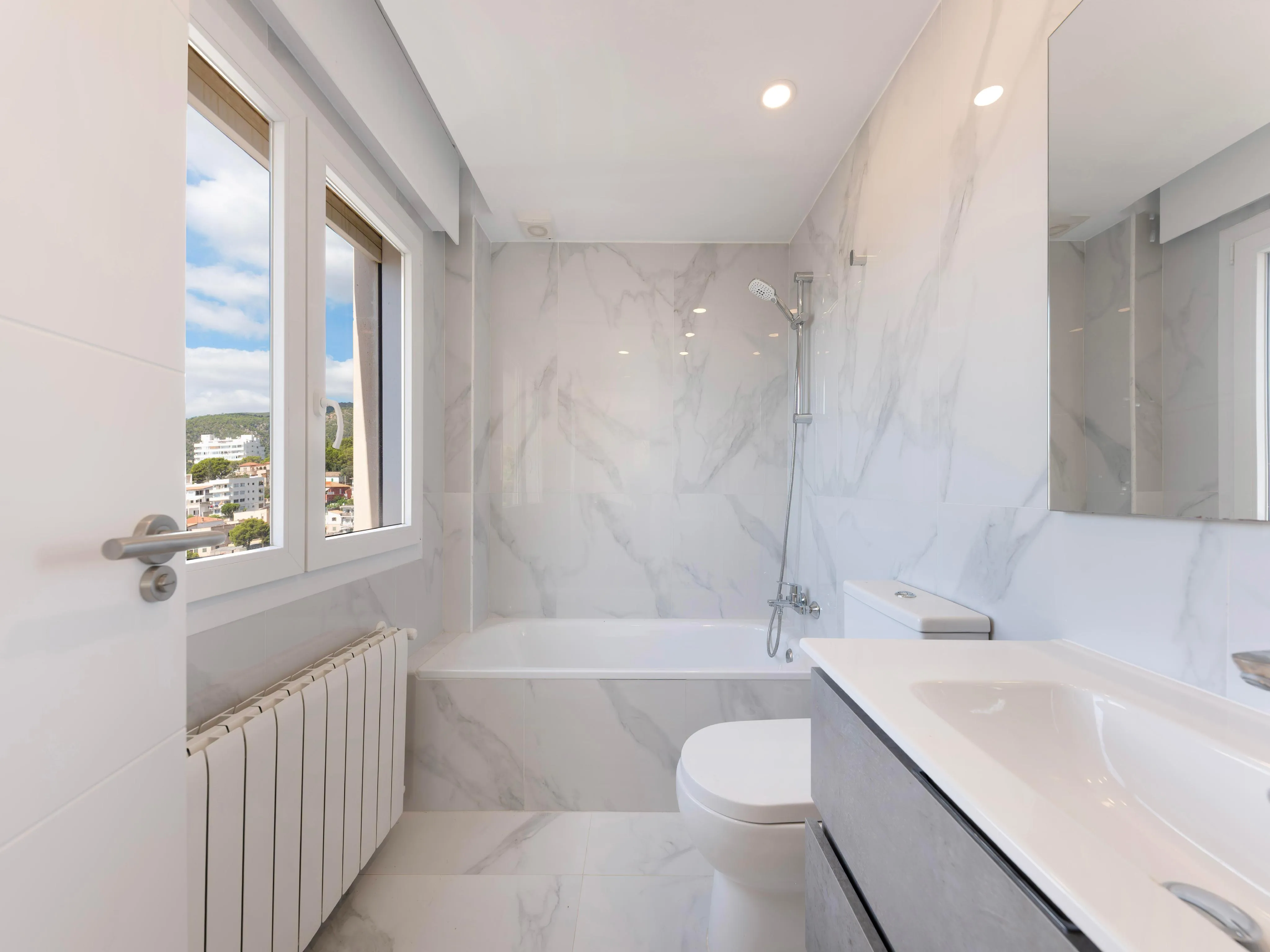 Piso exclusivo en San Agustín con Acceso al Mar-5