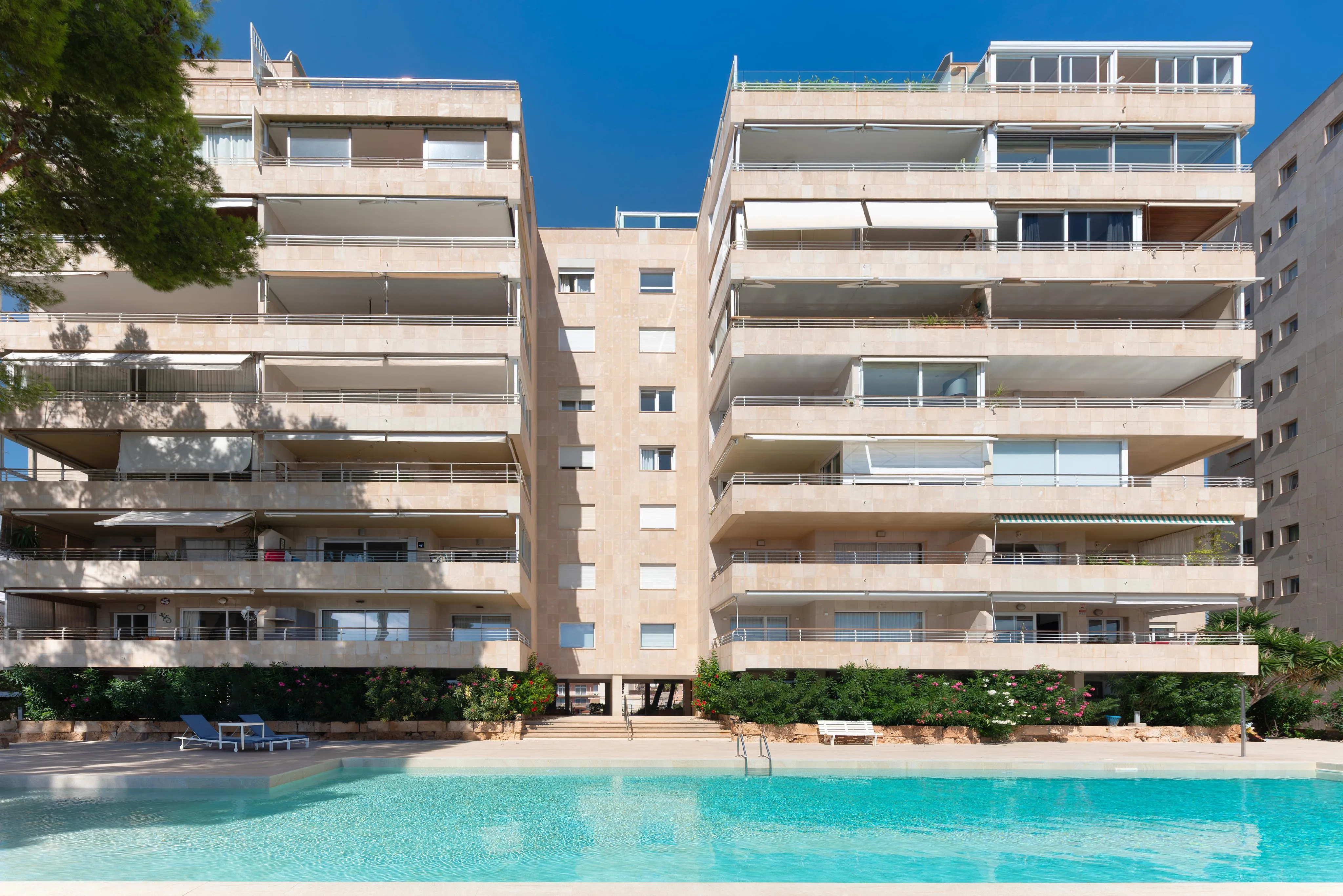 Exclusive apartment in San Agustín with Sea Access-15