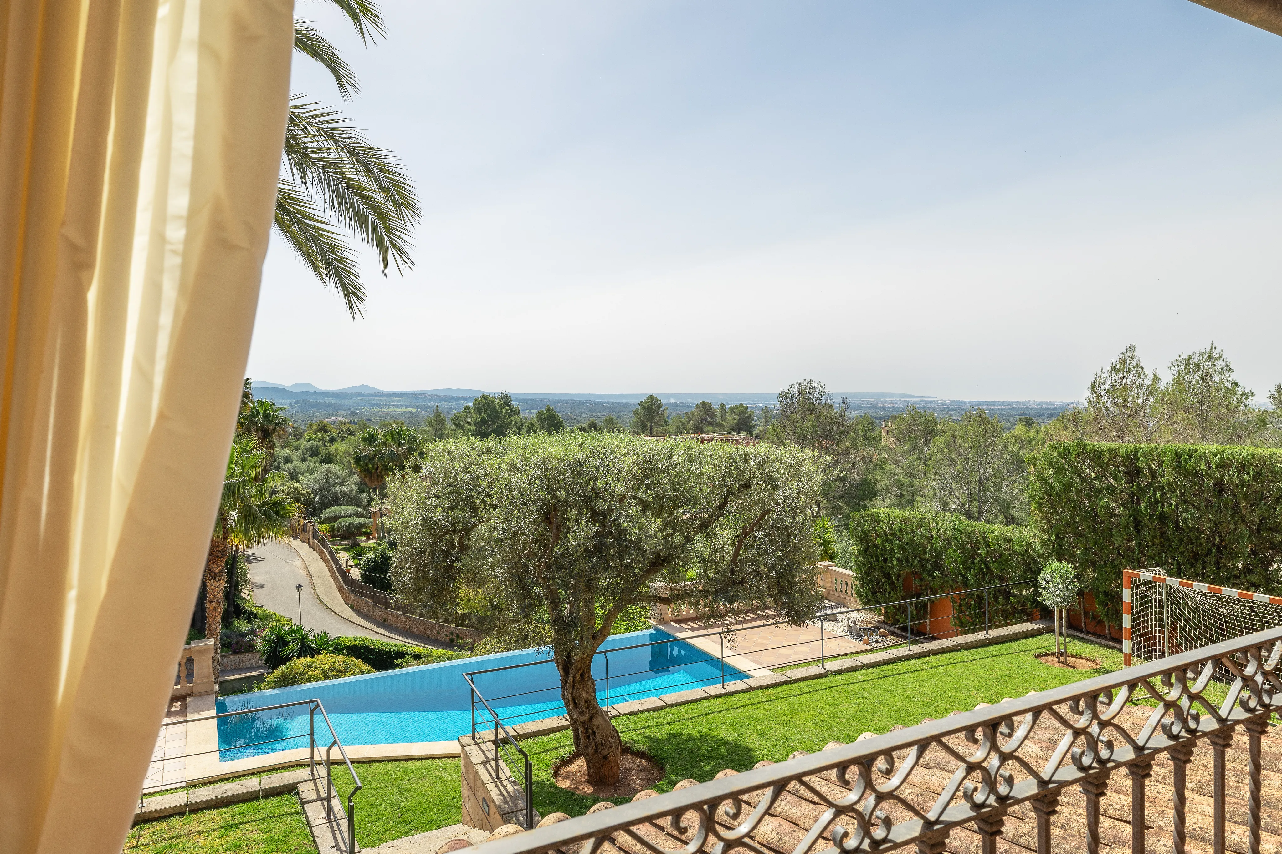 Villa mit Weitblick und Doppelgarage in Sa Coma-20