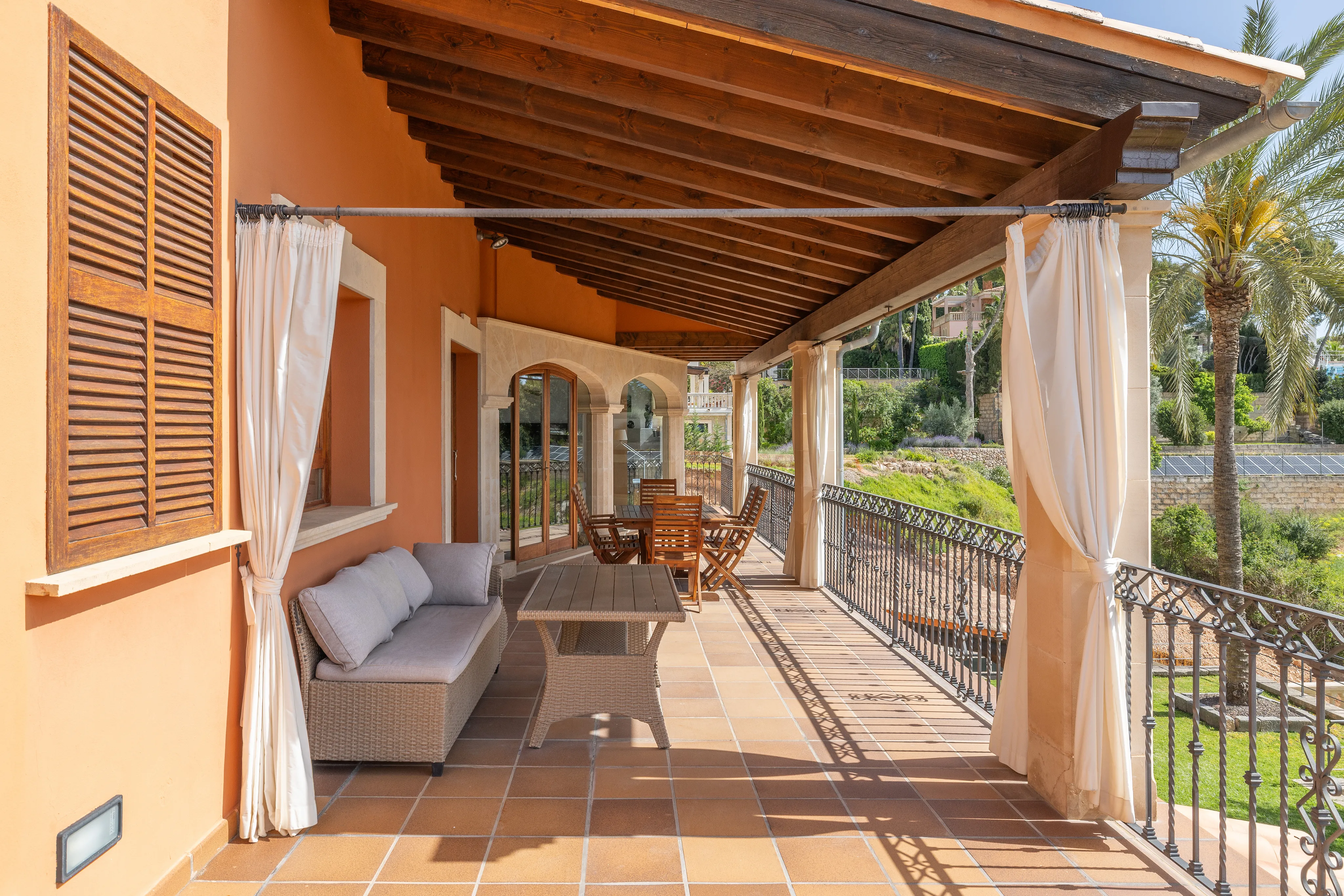 Villa mit Weitblick und Doppelgarage in Sa Coma-9