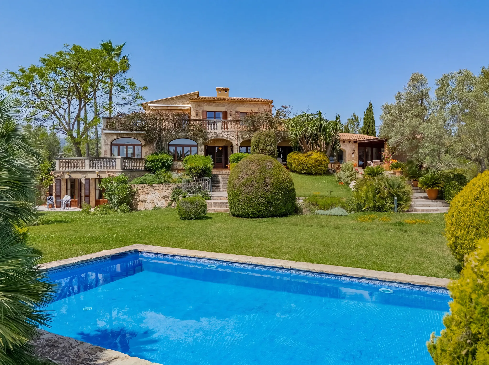 Elegant finca rústica amb casa de convidats privada i jardins paisatgístics a Pollensa-2