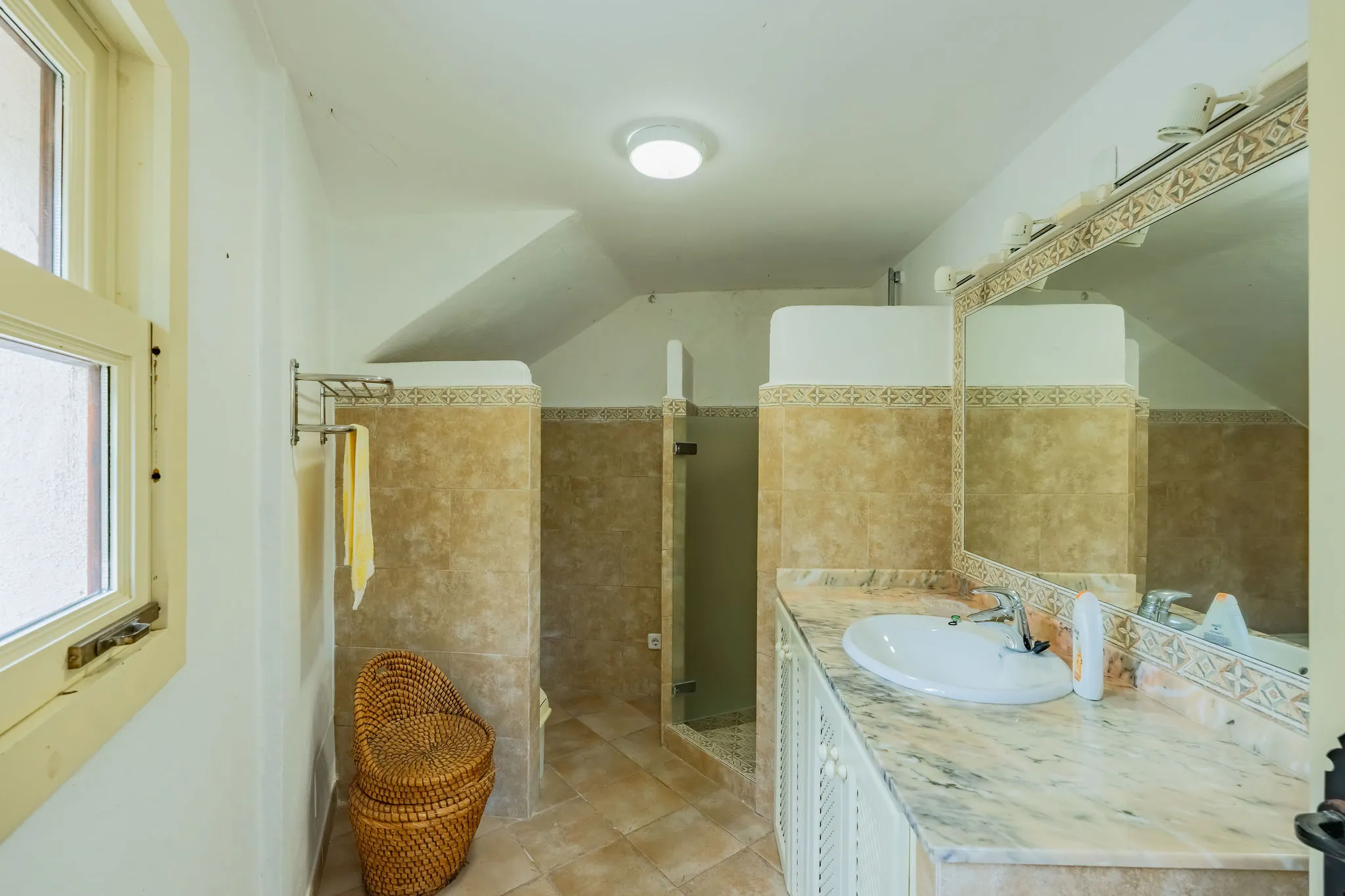Elegant finca rústica amb casa de convidats privada i jardins paisatgístics a Pollensa-9