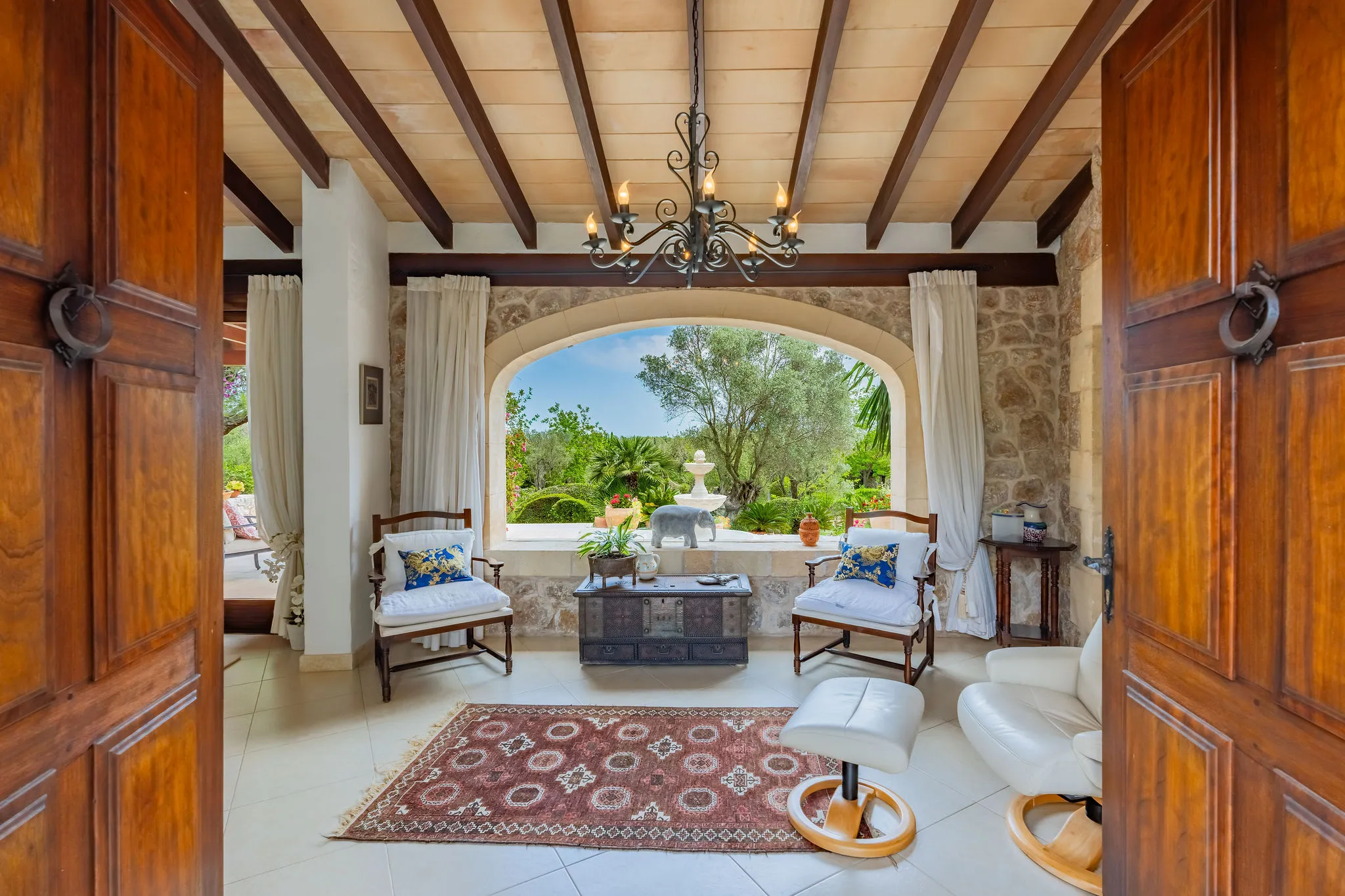 Elegant finca rústica amb casa de convidats privada i jardins paisatgístics a Pollensa-4