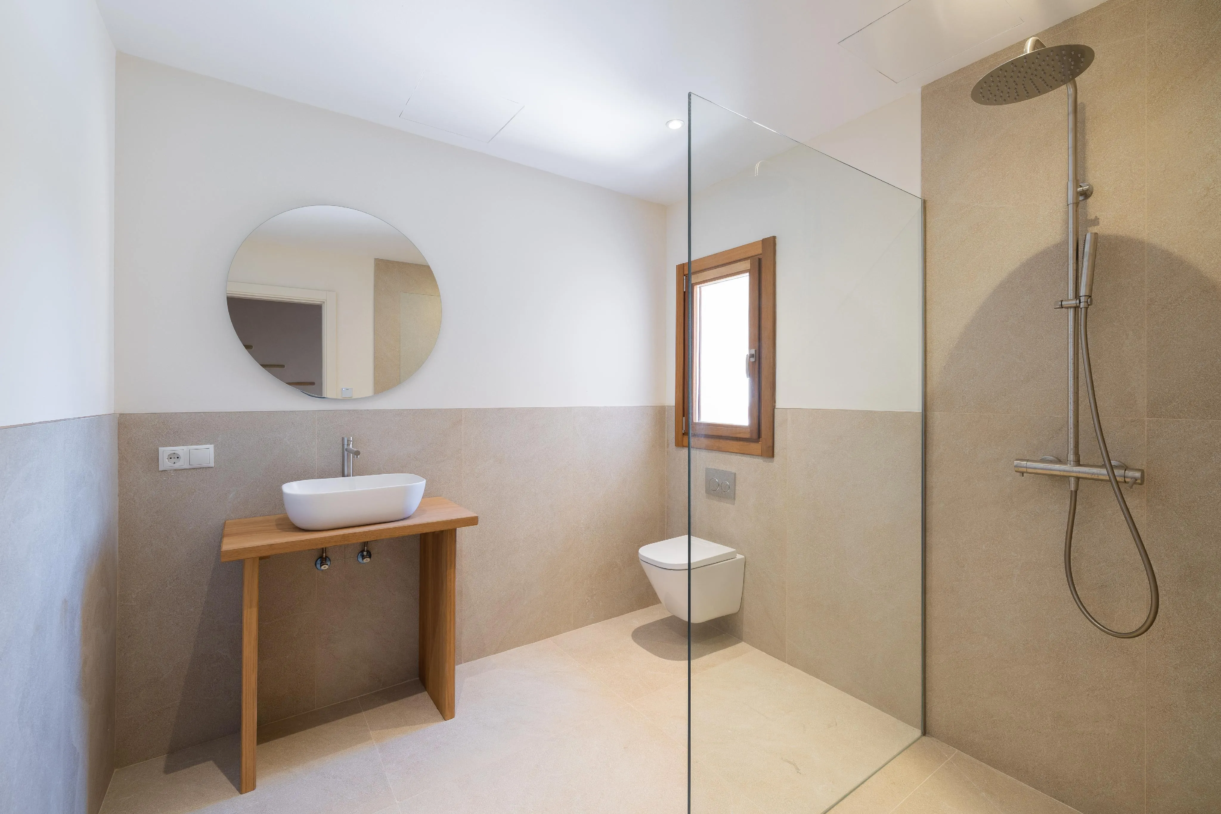 Beautiful renovated townhouse with pool-9