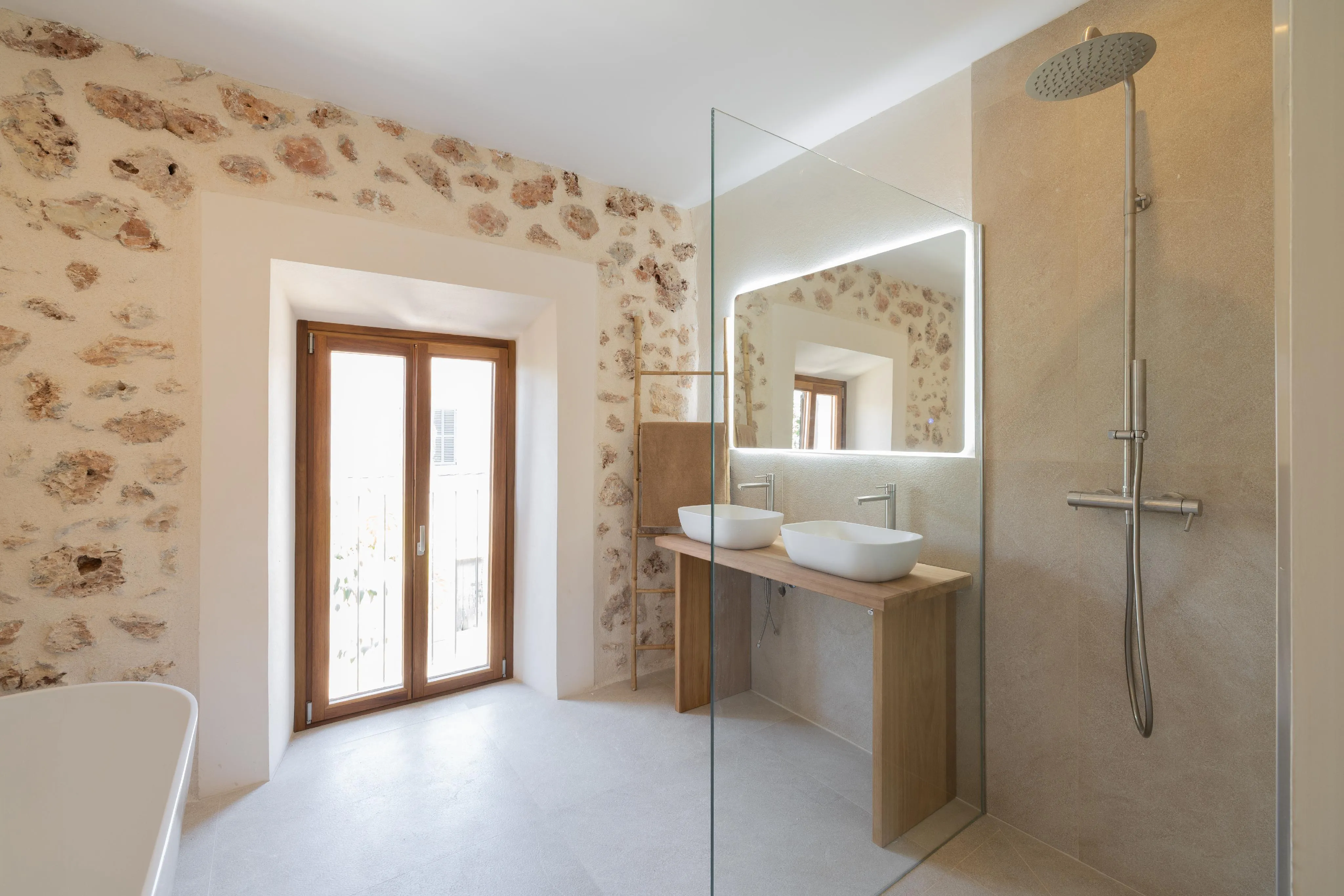 Beautiful renovated townhouse with pool-7