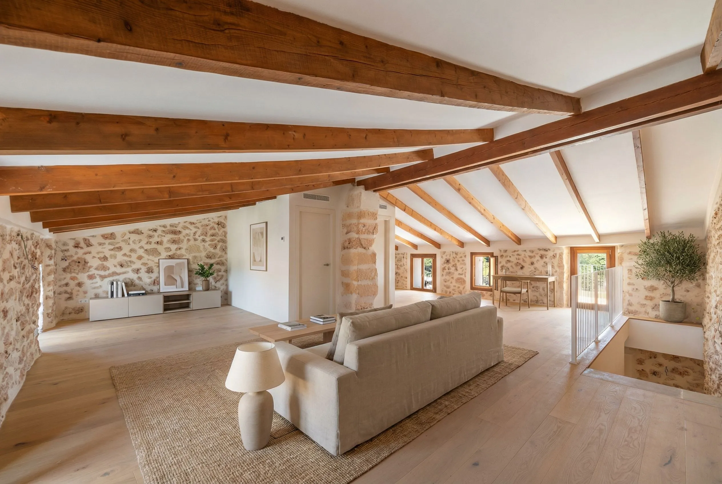 Beautiful renovated townhouse with pool-12