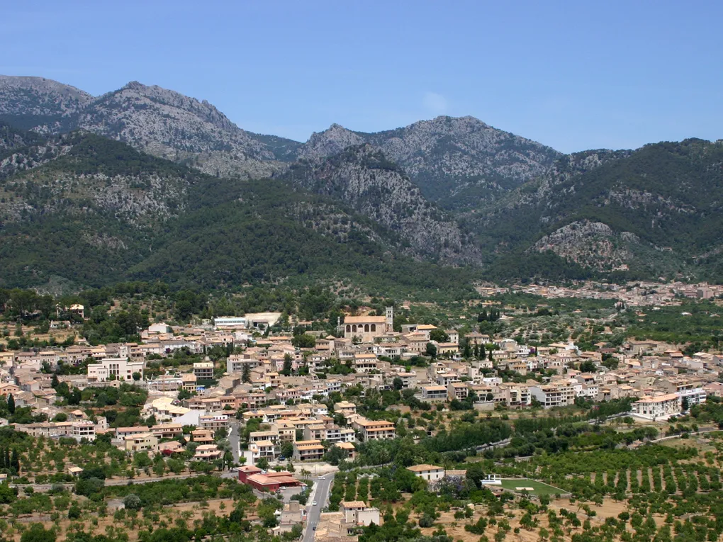 Superb building plot with sea views-4