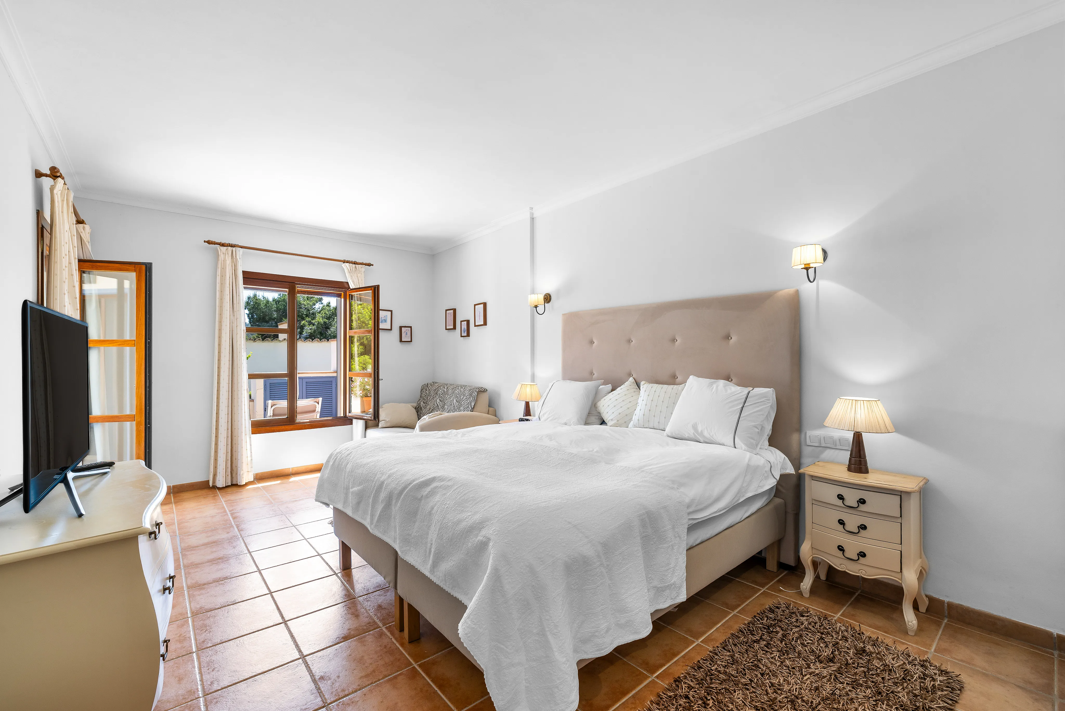 Harbour view apartment within walking distance to the yacht marina-9