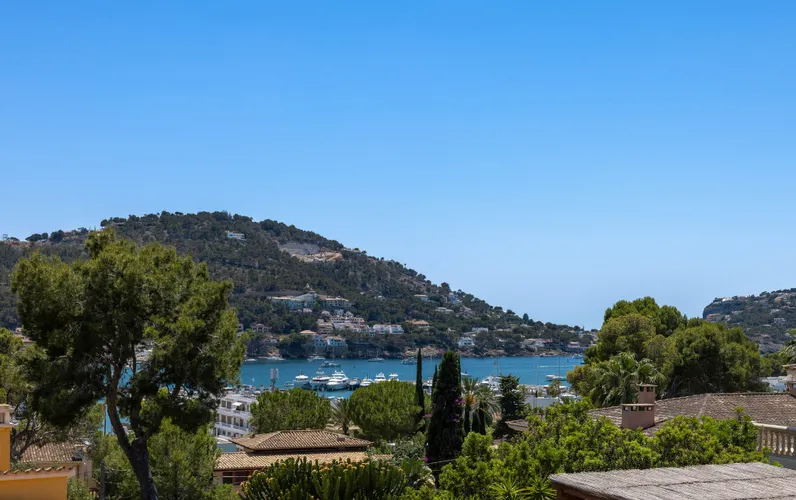 Harbour view apartment within walking distance to the yacht marina