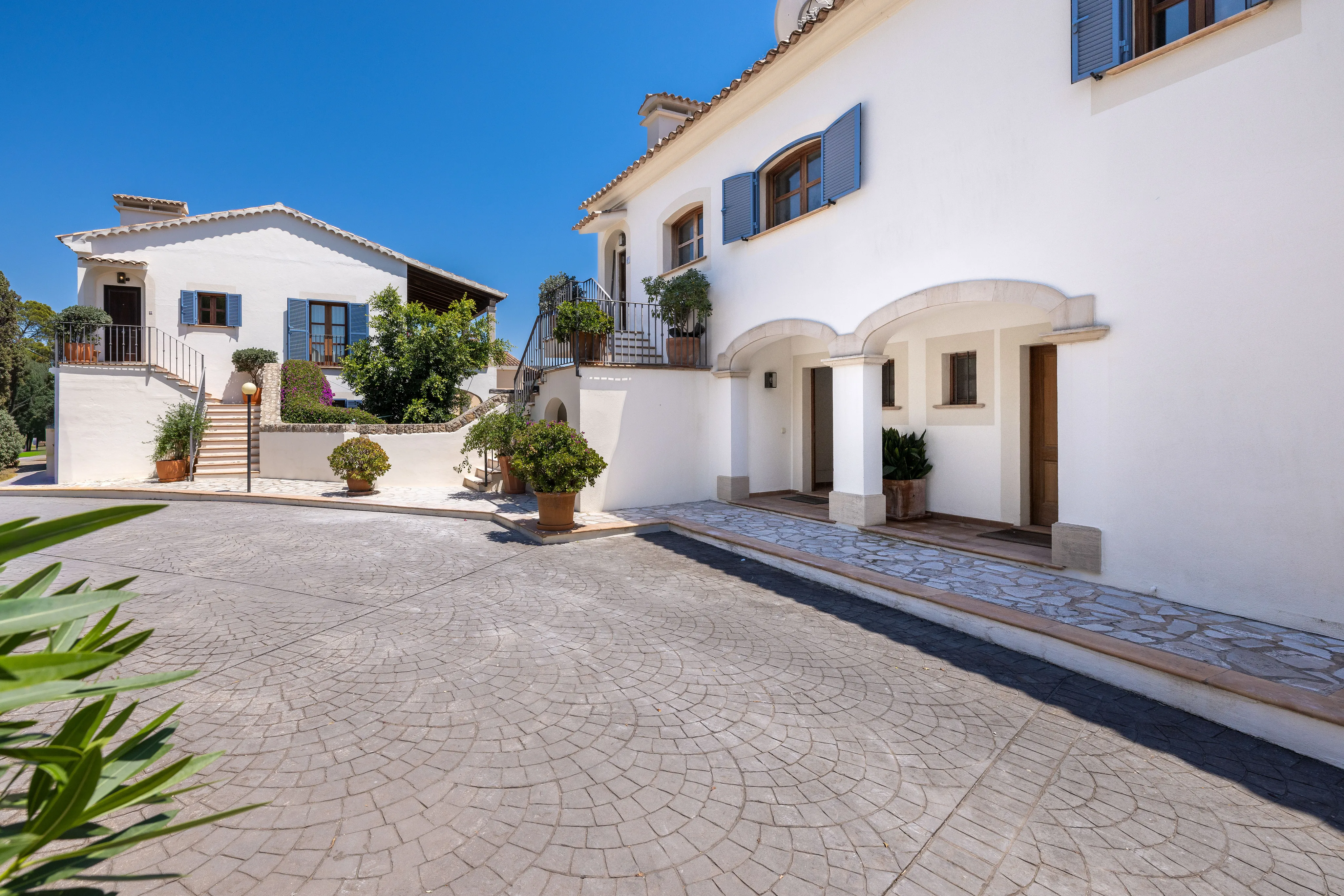 Harbour view apartment within walking distance to the yacht marina-15