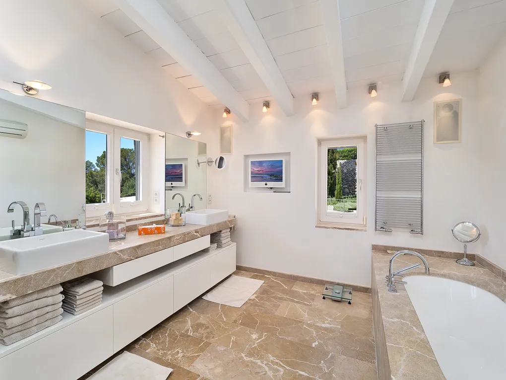 Exclusive Finca Estate with harbour views-11