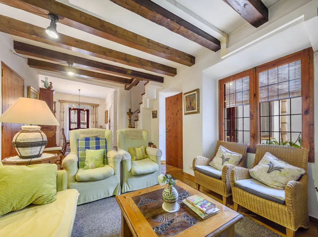 Large townhouse with terrace and patio-3