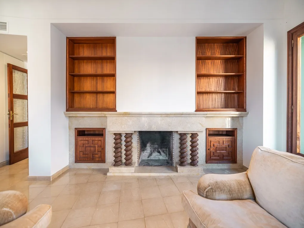 Bright apartment with elevator in the heart of downtown-4