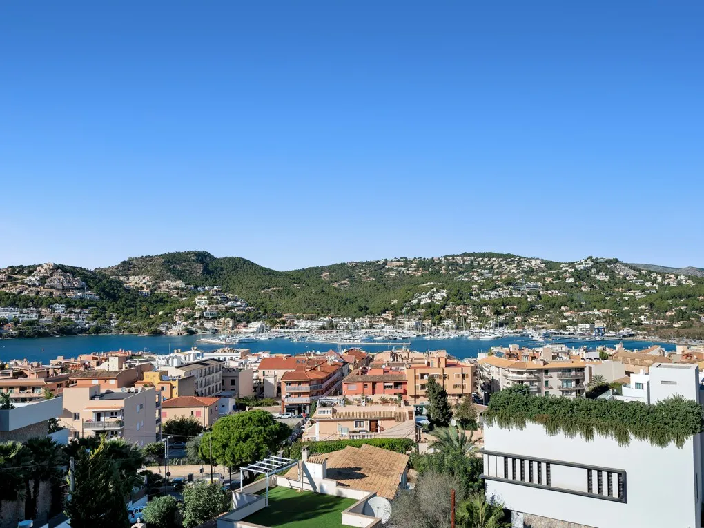 Moderna villa de nueva construcción en Port Andratx con vistas al puerto-10