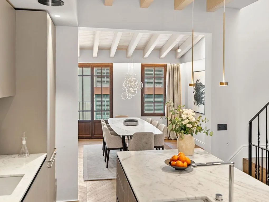 Raimundo Townhouse -new townhouse with terrace, pool, garage & wine cellar-9