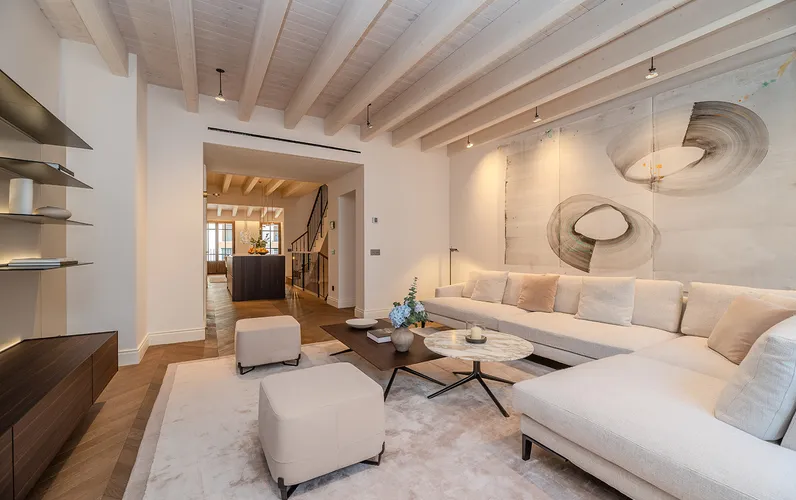 Raimundo Townhouse -new townhouse with terrace, pool, garage & wine cellar