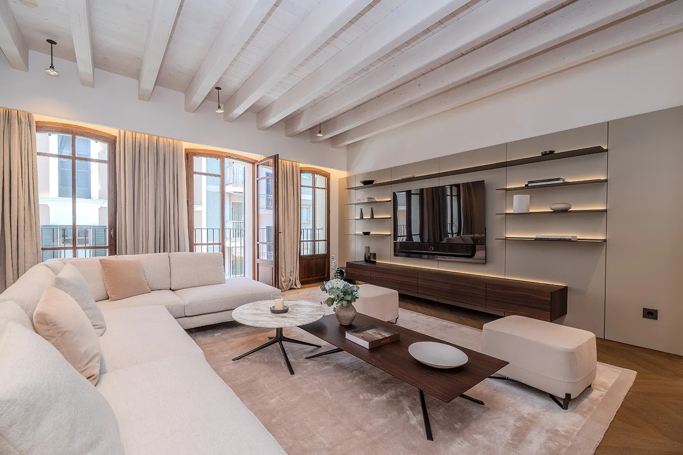 Raimundo Townhouse - nyt byhus med terrasse, pool, garage og vinkælder-2