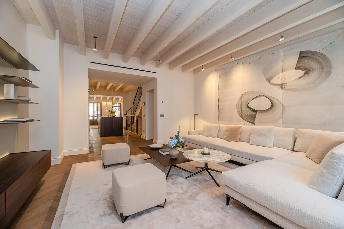 Raimundo Townhouse - nyt byhus med terrasse, pool, garage og vinkælder-1