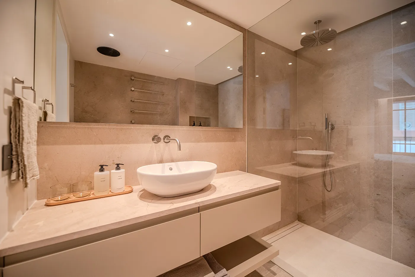 Raimundo Townhouse - nyt byhus med terrasse, pool, garage og vinkælder-13