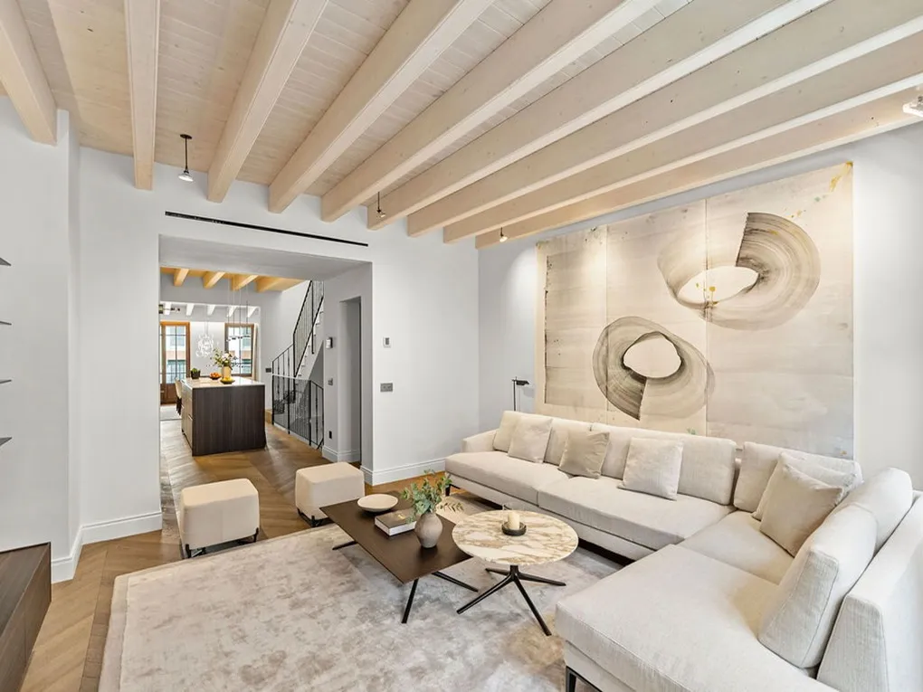 Raimundo Townhouse -new townhouse with terrace, pool, garage & wine cellar-1