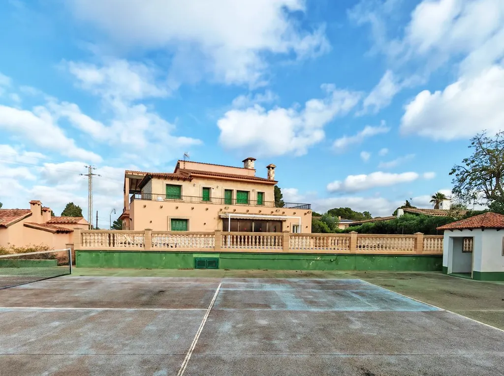 Te renoveren mediterrane villa met ETV-9