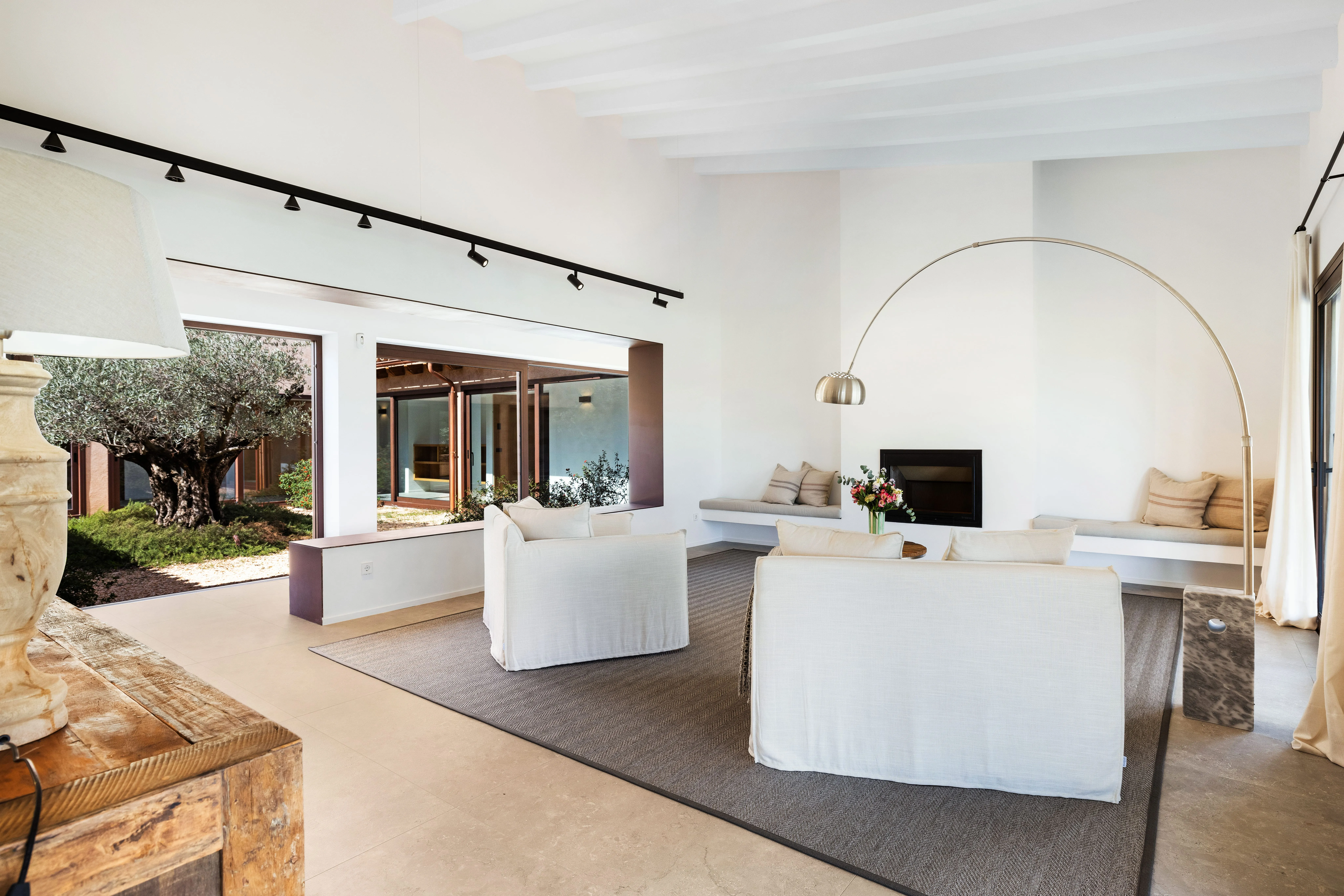 Finca neuve de plain-pied aux portes de Santanyi-6